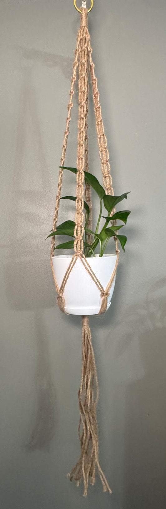 Macrame Plant Hanger "Judy"
